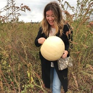 Meet your Posher, Olivia